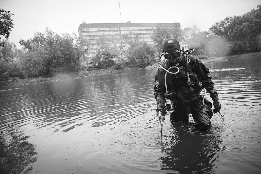 Водолазы на уборке. Харитоновский парк